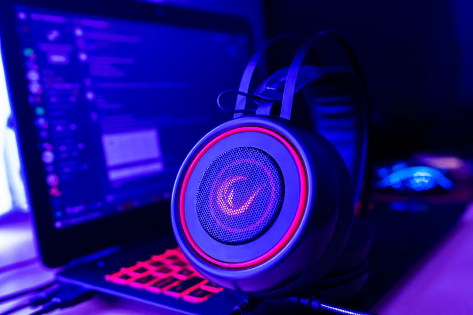 Headset gamer RGB em setup de jogos
