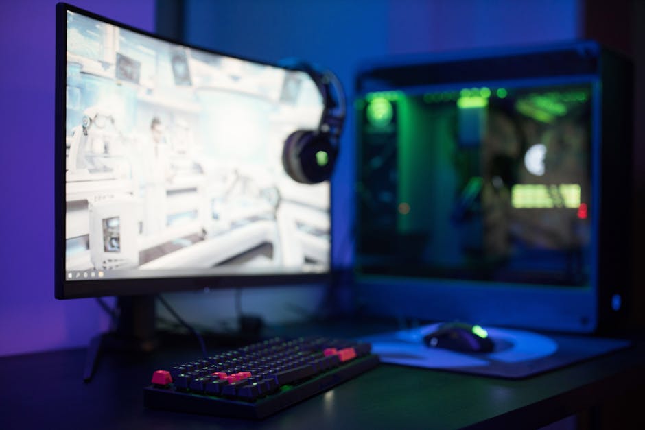 Setup gamer com monitor curvo e RGB