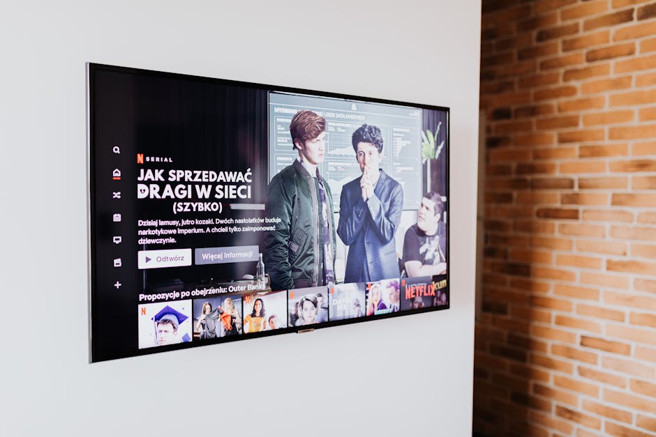 Smart TV exibindo streaming em sala de estar
