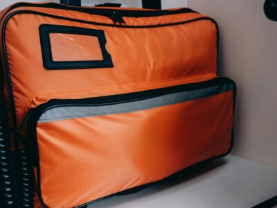 Kit de sobrevivencia para carro com itens essenciais